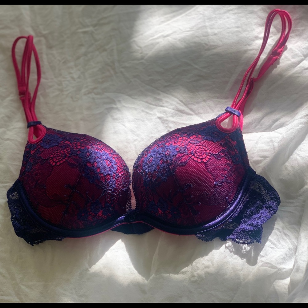 Victoria’s Secret “sexy little things” collection bra